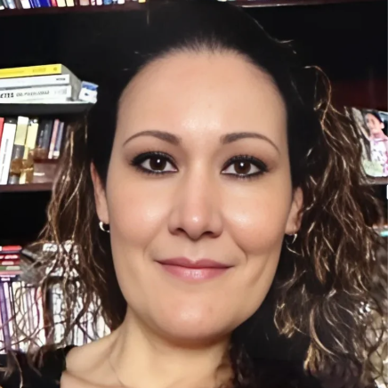 María E